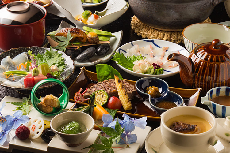 贅を尽くした会席コース